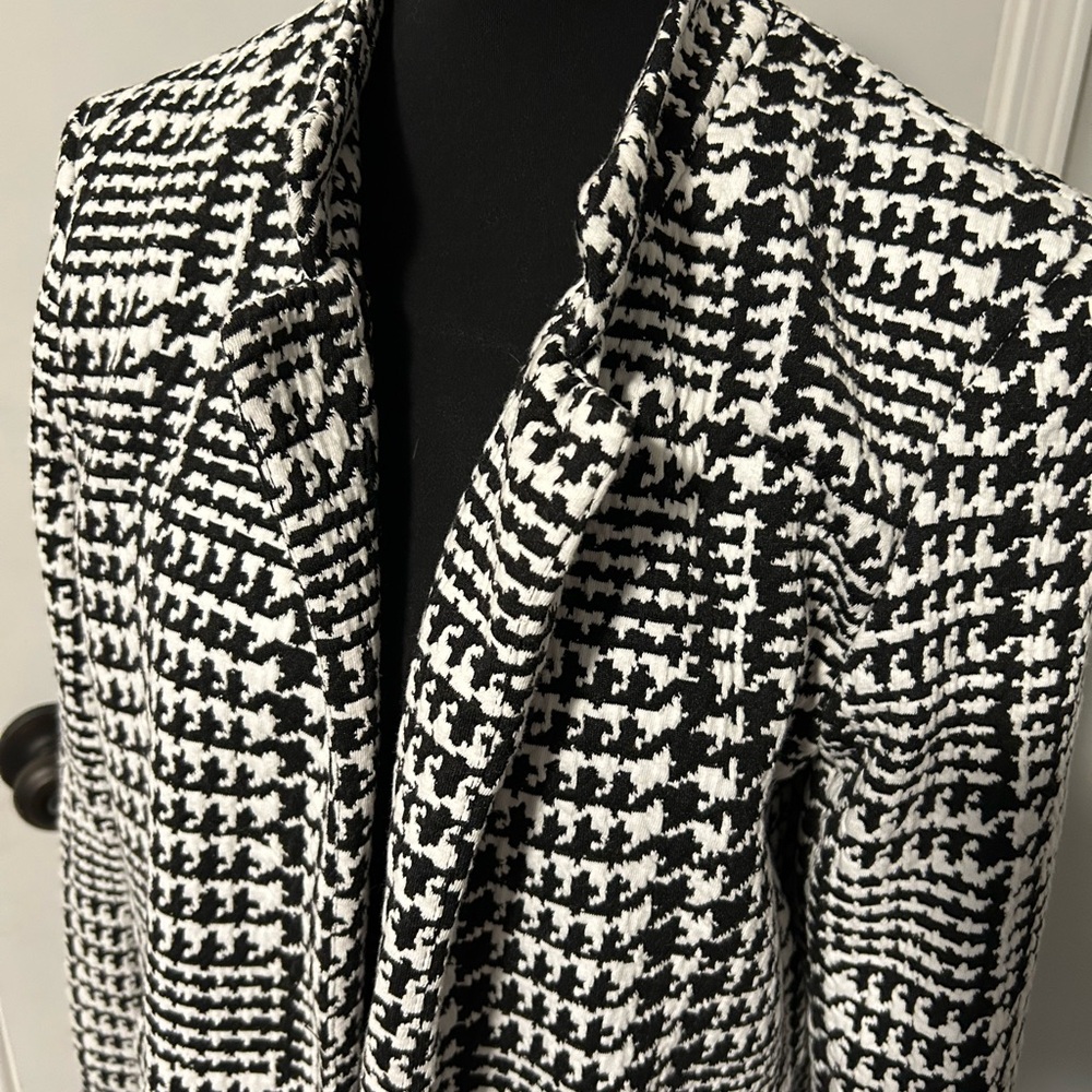 Black and White Houndstooth Coat
